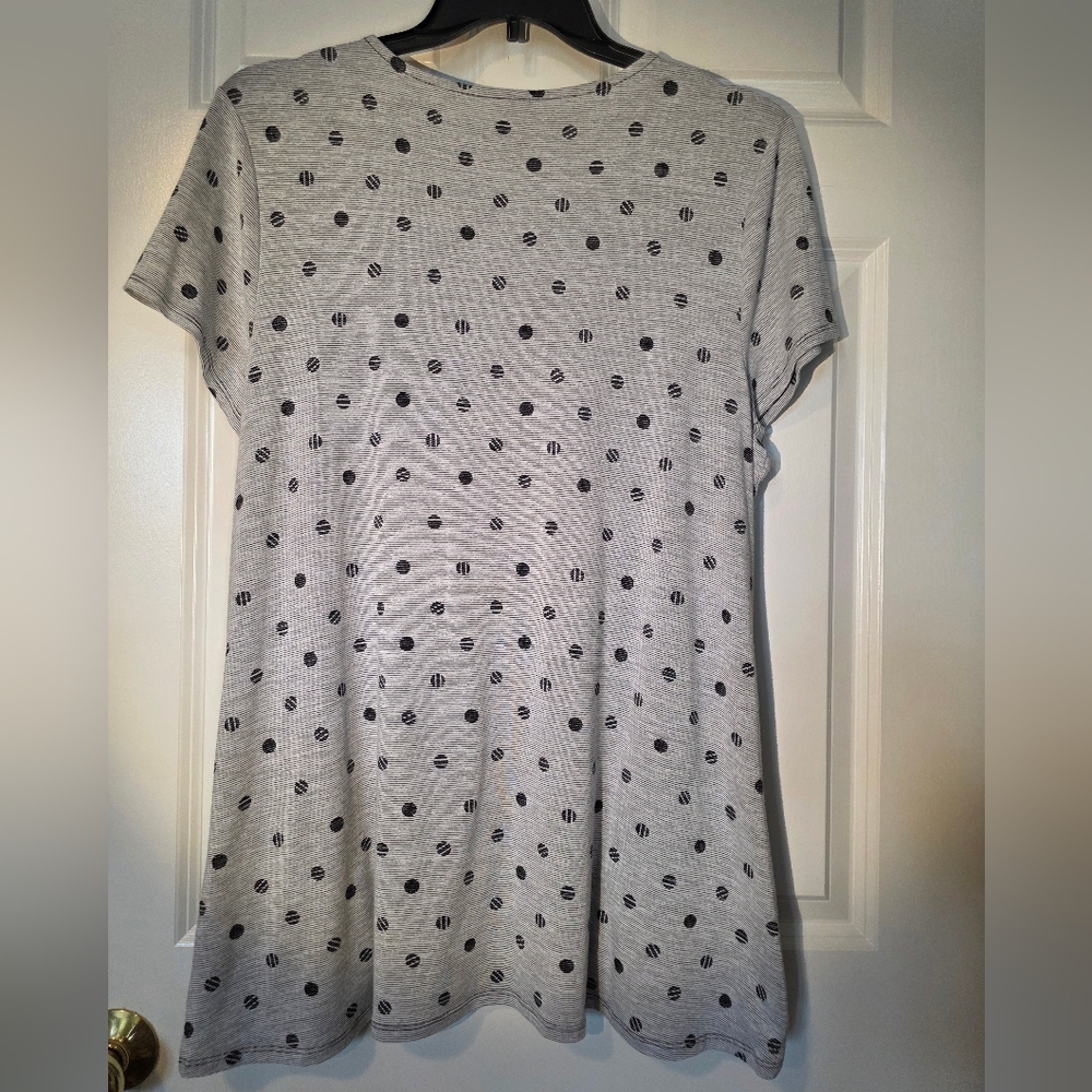 Chico's Weekends Gray Black Polka Dot Women's Top With Pockets XL EUC - Picture 3 of 10